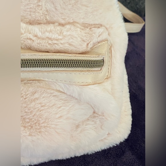 Blush pink faux fur mini backpack - Picture 7 of 13